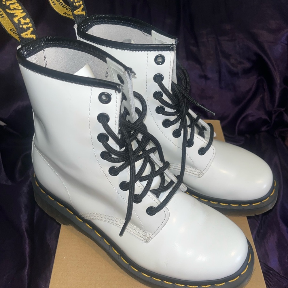 White Doc Martens Boots  Women’s Size 7